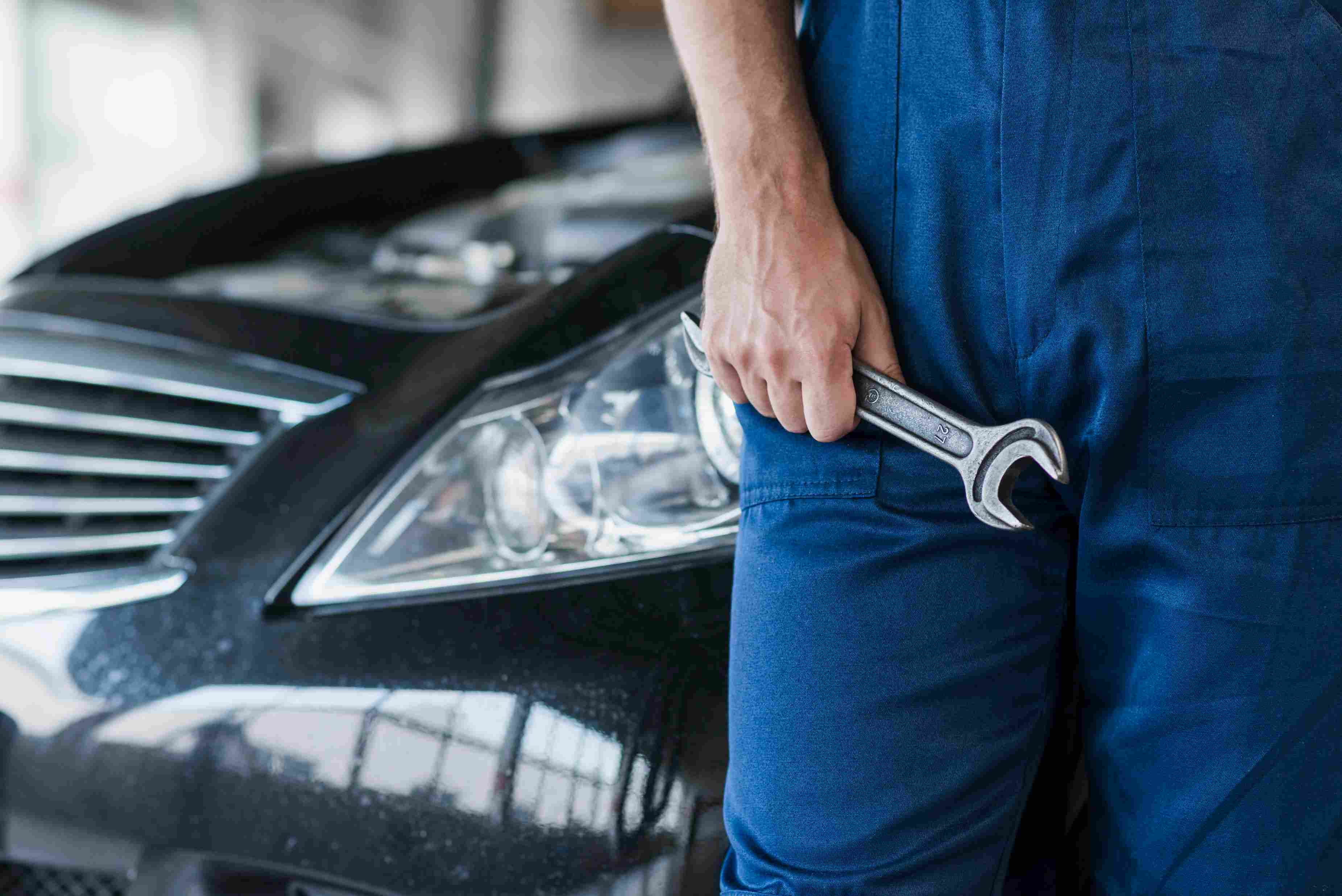 Novintra team discussing diagnostics